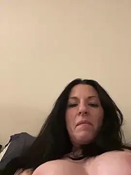 Snapshot of DominiqueX0 chatting on 01.28.25 DominiqueX0 online show from 01.28.25