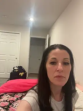 Snapshot of DominiqueX0 chatting on 02.08.25 DominiqueX0 online show from 02.08.25