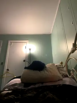 Snapshot of DominiqueX0 chatting on 11.16.25 DominiqueX0 online show from 11.16.25