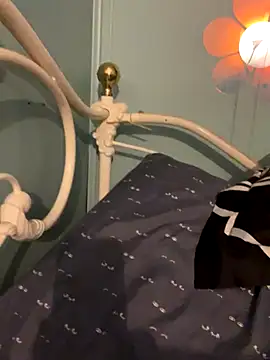 Snapshot of DominiqueX0 chatting on 11.23.25 DominiqueX0 online show from 11.23.25