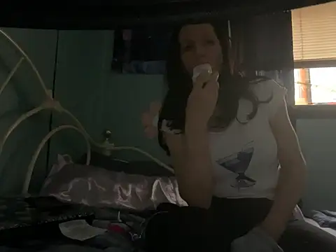 Snapshot of DominiqueX0 chatting on 11.25.25 DominiqueX0 online show from 11.25.25