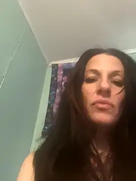 Snapshot of DominiqueX0 chatting on 11.28.25 DominiqueX0 online show from 11.28.25