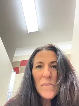 Snapshot of DominiqueX0 chatting on 12.16.25 DominiqueX0 online show from 12.16.25