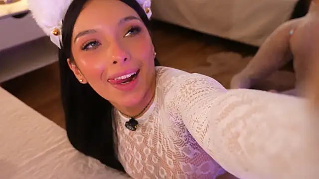 Victoria Watsson online show from 03.18.26