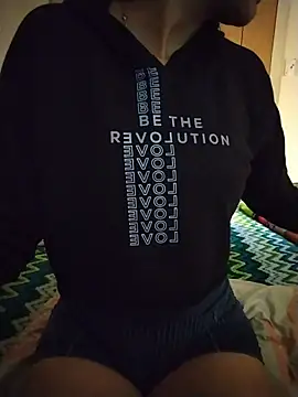 LissaThompsom online show from 10.24.25