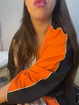 Snapshot of Mayacrayzi chatting on 01.31.25 Mayacrayzi online show from 01.31.25