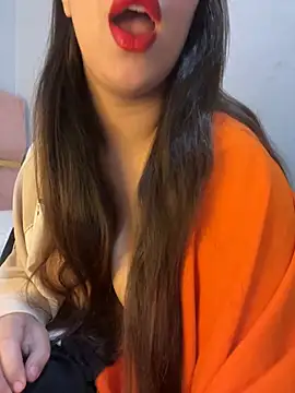 Snapshot of Mayacrayzi chatting on 02.04.25 Mayacrayzi online show from 02.04.25