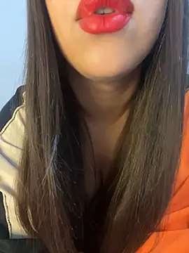 Snapshot of Mayacrayzi chatting on 02.05.25 Mayacrayzi online show from 02.05.25