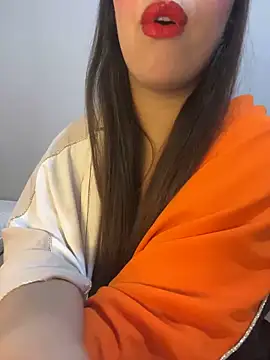 Snapshot of Mayacrayzi chatting on 02.05.25 Mayacrayzi online show from 02.05.25