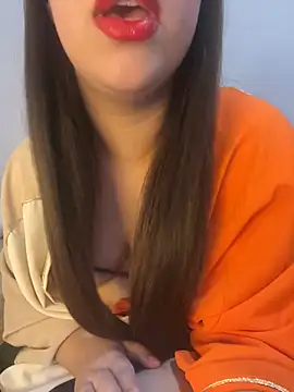 Snapshot of Mayacrayzi chatting on 02.06.25 Mayacrayzi online show from 02.06.25