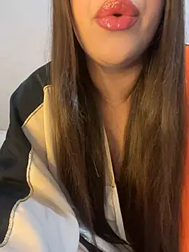 Snapshot of Mayacrayzi chatting on 02.07.25 Mayacrayzi online show from 02.07.25