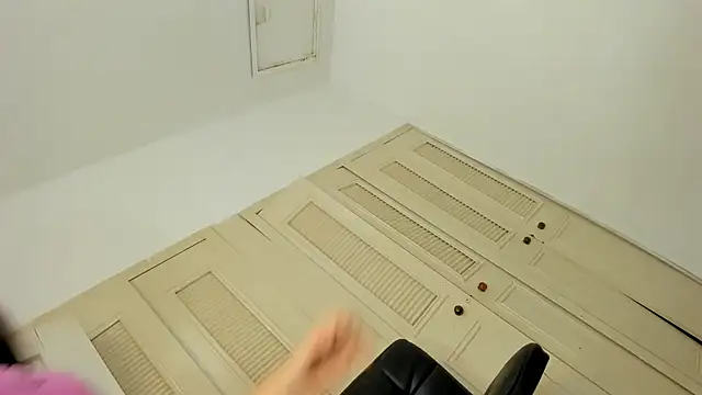 MissCarolinne online show from 01.11.25