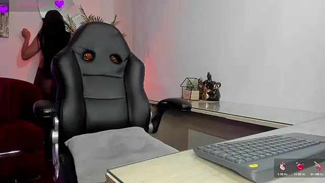 Snapshot of NebetColin chatting on 02.05.25 NebetColin online show from 02.05.25