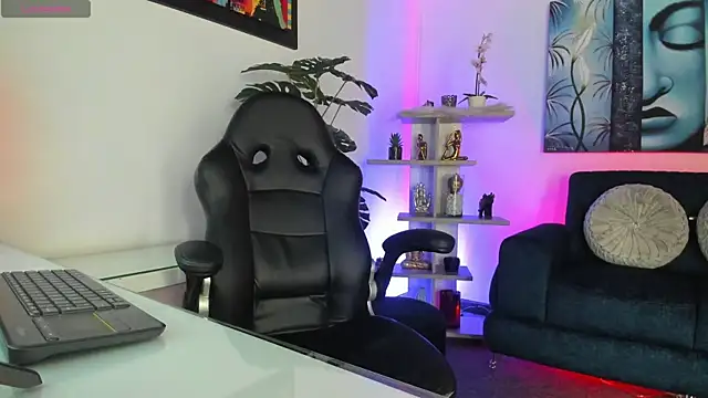 Snapshot of NebetColin chatting on 09.20.25 NebetColin online show from 09.20.25