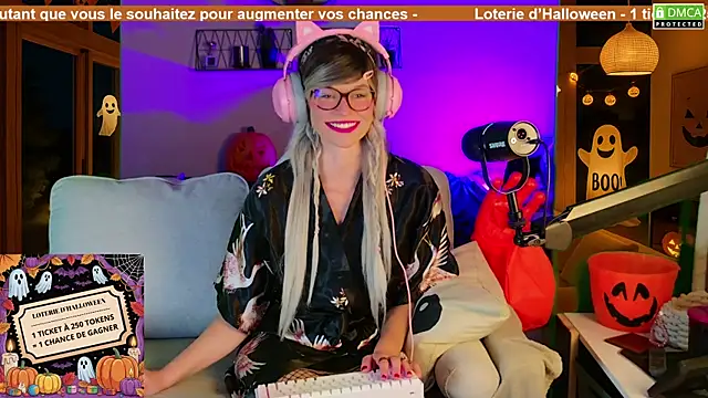 Kittychatte online show from 10.20.25