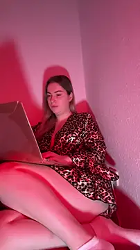 KissMissAngela online show from 11.17.25