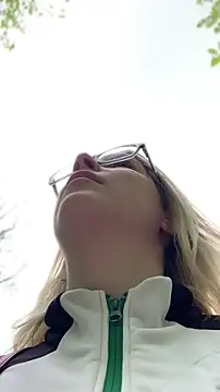 KissMissAngela online show from 04.15.26