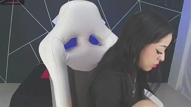 Snapshot of farichell chatting on 11.08.25 farichell online show from 11.08.25