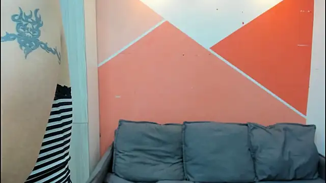 Mhelanny2 online show from 10.17.25