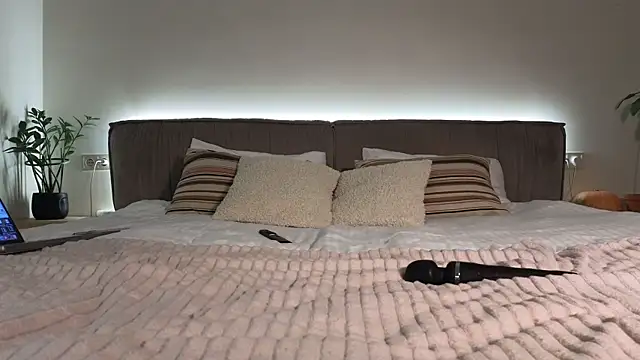 Snapshot of PassionAnn chatting on 10.23.25 PassionAnn online show from 10.23.25