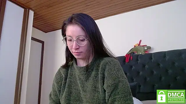 Sophi Cute online show from 12.11.24