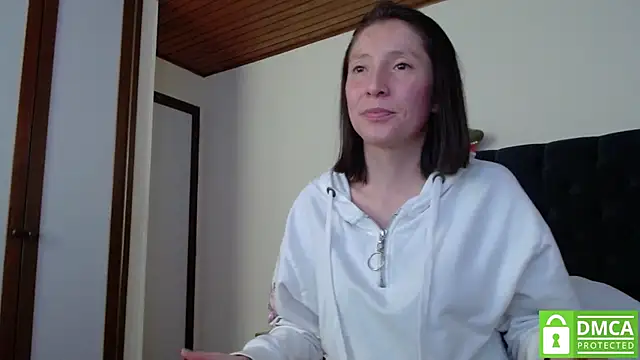 Sophi Cute online show from 12.29.24
