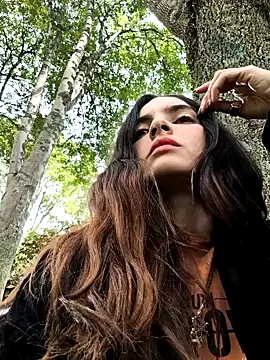 Snapshot of Sam_Sara chatting on 02.05.25 Sam Sara online show from 02.05.25