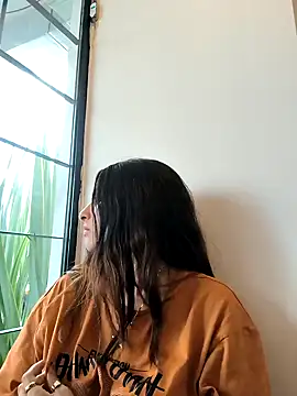 Snapshot of Sam_Sara chatting on 02.05.25 Sam Sara online show from 02.05.25