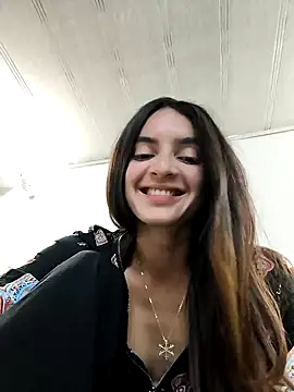 Snapshot of Sam_Sara chatting on 02.13.25 Sam Sara online show from 02.13.25