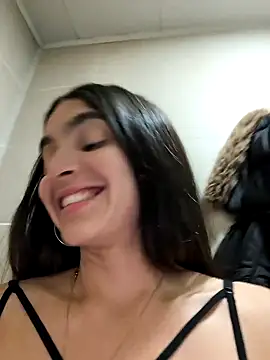 Snapshot of Sam_Sara chatting on 02.14.25 Sam Sara online show from 02.14.25