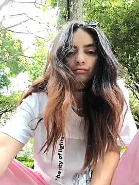 Snapshot of Sam_Sara chatting on 02.17.25 Sam Sara online show from 02.17.25