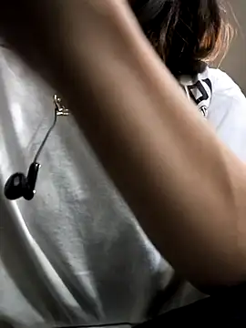 Snapshot of Sam_Sara chatting on 02.27.25 Sam Sara online show from 02.27.25