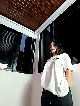 Snapshot of Sam_Sara chatting on 03.05.25 Sam Sara online show from 03.05.25