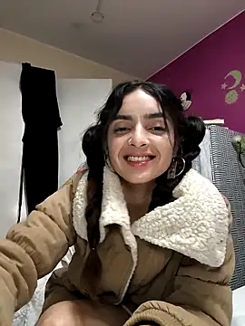 Snapshot of Sam_Sara chatting on 03.06.25 Sam Sara online show from 03.06.25