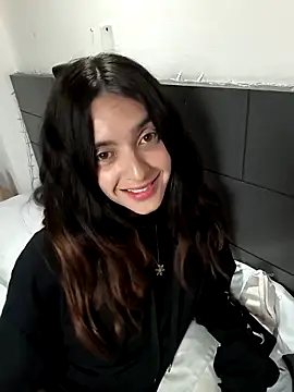 Snapshot of Sam_Sara chatting on 03.07.25 Sam Sara online show from 03.07.25