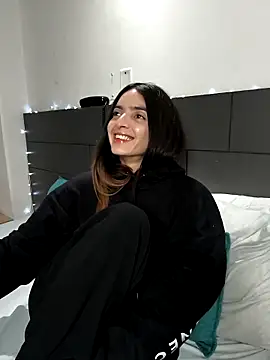 Snapshot of Sam_Sara chatting on 03.14.25 Sam Sara online show from 03.14.25