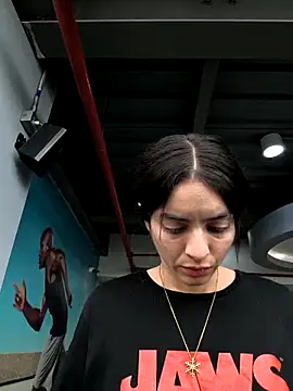 Snapshot of Sam_Sara chatting on 03.17.25 Sam Sara online show from 03.17.25