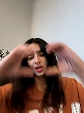 Snapshot of Sam_Sara chatting on 03.21.25 Sam Sara online show from 03.21.25