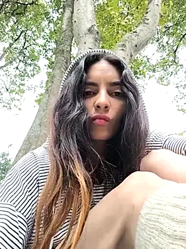 Snapshot of Sam_Sara chatting on 09.08.25 Sam Sara online show from 09.08.25