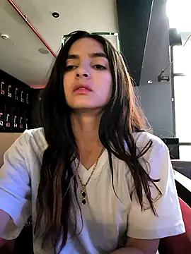 Snapshot of Sam_Sara chatting on 09.26.25 Sam Sara online show from 09.26.25