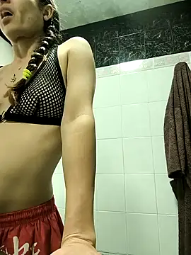 Snapshot of Sam_Sara chatting on 10.01.25 Sam Sara online show from 10.01.25