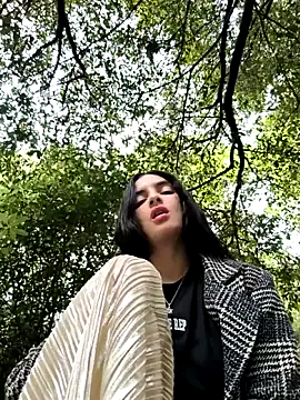 Snapshot of Sam_Sara chatting on 10.01.25 Sam Sara online show from 10.01.25