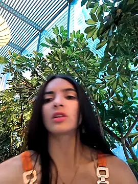 Snapshot of Sam_Sara chatting on 10.12.25 Sam Sara online show from 10.12.25