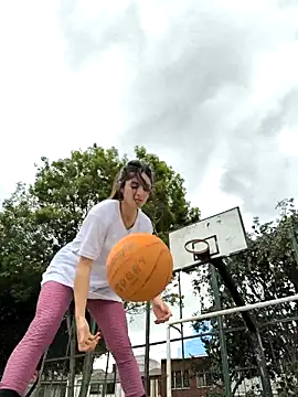 Snapshot of Sam_Sara chatting on 10.15.25 Sam Sara online show from 10.15.25