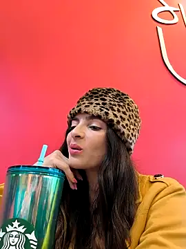 Snapshot of Sam_Sara chatting on 10.19.25 Sam Sara online show from 10.19.25