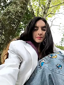 Snapshot of Sam_Sara chatting on 10.23.25 Sam Sara online show from 10.23.25