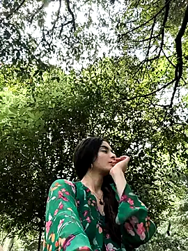 Snapshot of Sam_Sara chatting on 10.26.25 Sam Sara online show from 10.26.25