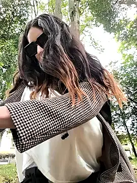 Snapshot of Sam_Sara chatting on 11.01.25 Sam Sara online show from 11.01.25