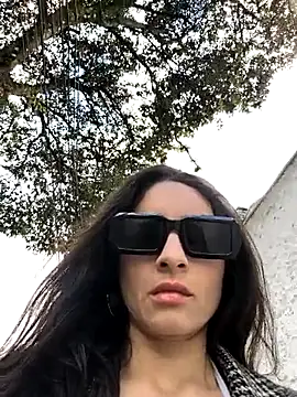 Snapshot of Sam_Sara chatting on 11.02.25 Sam Sara online show from 11.02.25