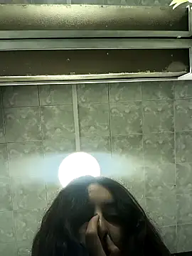 Snapshot of Sam_Sara chatting on 11.19.25 Sam Sara online show from 11.19.25